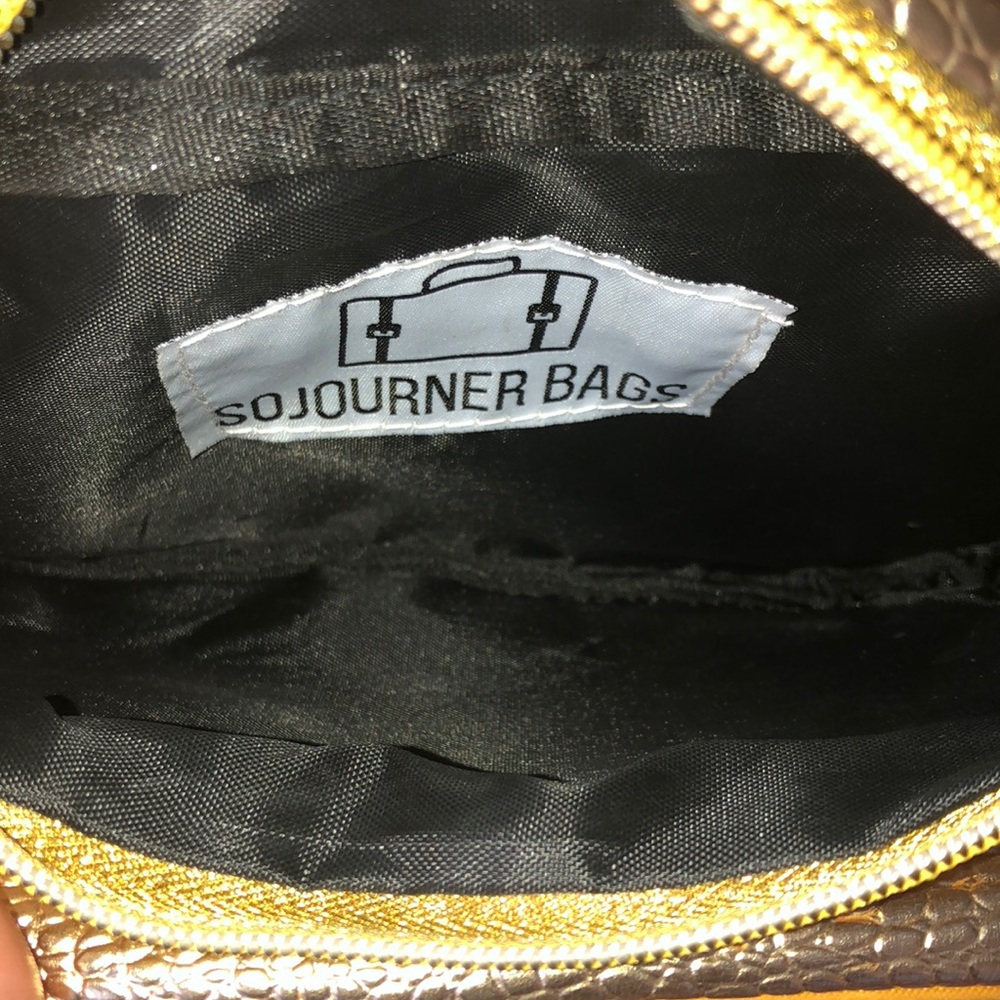 Fannypack - Picture 3 of 6